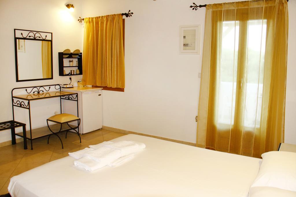 Alisachni Apartment Livadi  Ngoại thất bức ảnh