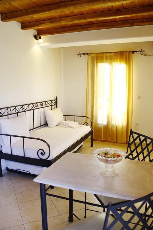 Alisachni Apartment Livadi  Ngoại thất bức ảnh